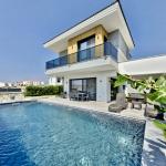 Çeşme Reisdere'de Tam Müstakil , Havuzlu , 3 Oda 1 Salon Otoparklı Villa