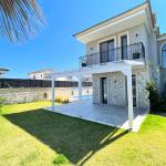 Çeşme Reisdere’de , 4+1 Müstakil Havuzlu , Köşe Konumlu Villamız Yeni Sahibini Bekliyor