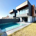 Çeşme Alaçatı Çarşıya 5 dk Mesafede , 4 Oda 1 Salon , Havuzlu Modern Villa