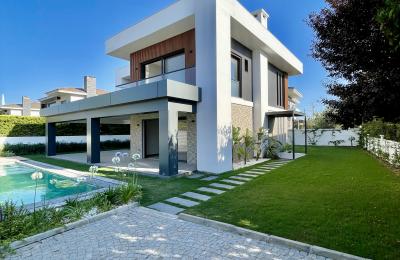 Çeşme Dalyan’da , Tam Müstakil , 4 Oda 1 Salon , Plaja Çok Yakın