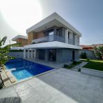 Çeşme Şifne’de , Tam Müstakil Denize 200m Mesafede Havuzlu Villa