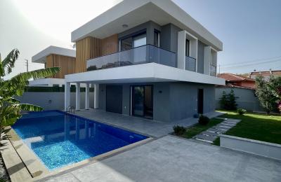 Çeşme Şifne’de , Tam Müstakil Denize 200m Mesafede Havuzlu Villa