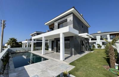 Çeşme Reisdere’de , Sıfır , Tam Müstakil , Deniz Manzaralı Villamız Yeni Sahibini Bekliyor.