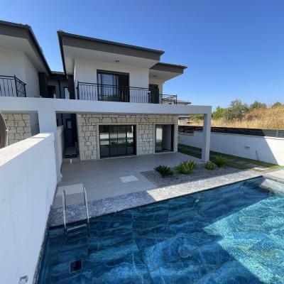 Çeşme Yalı’da , Sıfır , 4+1 , Müstakil Havuzlu Villamız Yeni Sahibini Bekliyor.